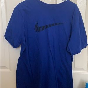 men’s blue nike t shirt